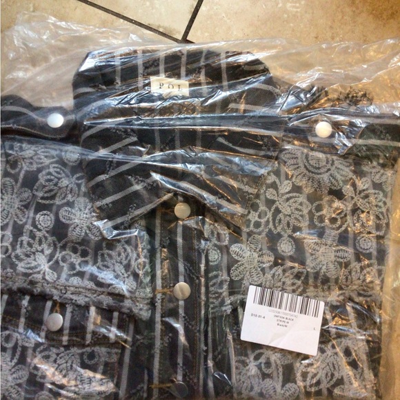 NEW !POL Vintage Women's Black and Cream Lace Jacket - Picture 3 of 4